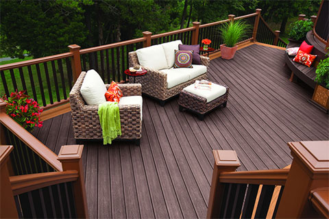 Birds-eye view of a Trex deck with outdoor furniture